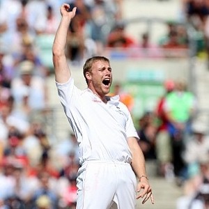 Andrew Flintoff ‘bats for Help for Heroes’