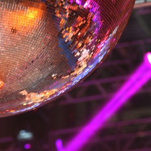 Essex residents get their groove on to support soldiers