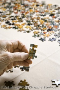Man proposes to girlfriend through a jigsaw puzzle