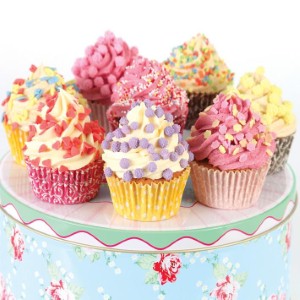 Burnside locals bake cakes for charity