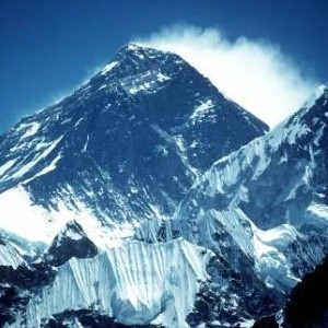 Firefighter scales Everest for Help for Heroes