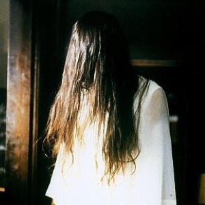 Ghost girl prank leaves lift passengers terrified