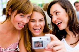 Online dating profile pictures ‘should include different shots’