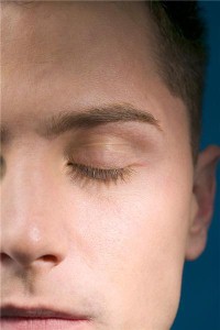 Single soldiers ‘should show emotion’