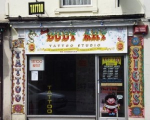 Tattooist supports soldiers with record-breaking feat