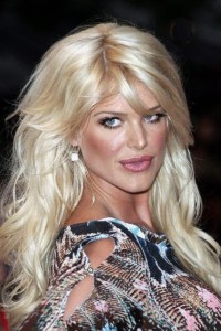 Victoria Silvstedt sets beach tongues wagging